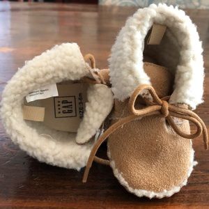 GAP Shearling booties *FREE with purchase